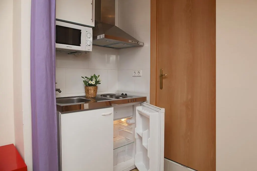 Stopbarcelona Universidad Apartments Spain