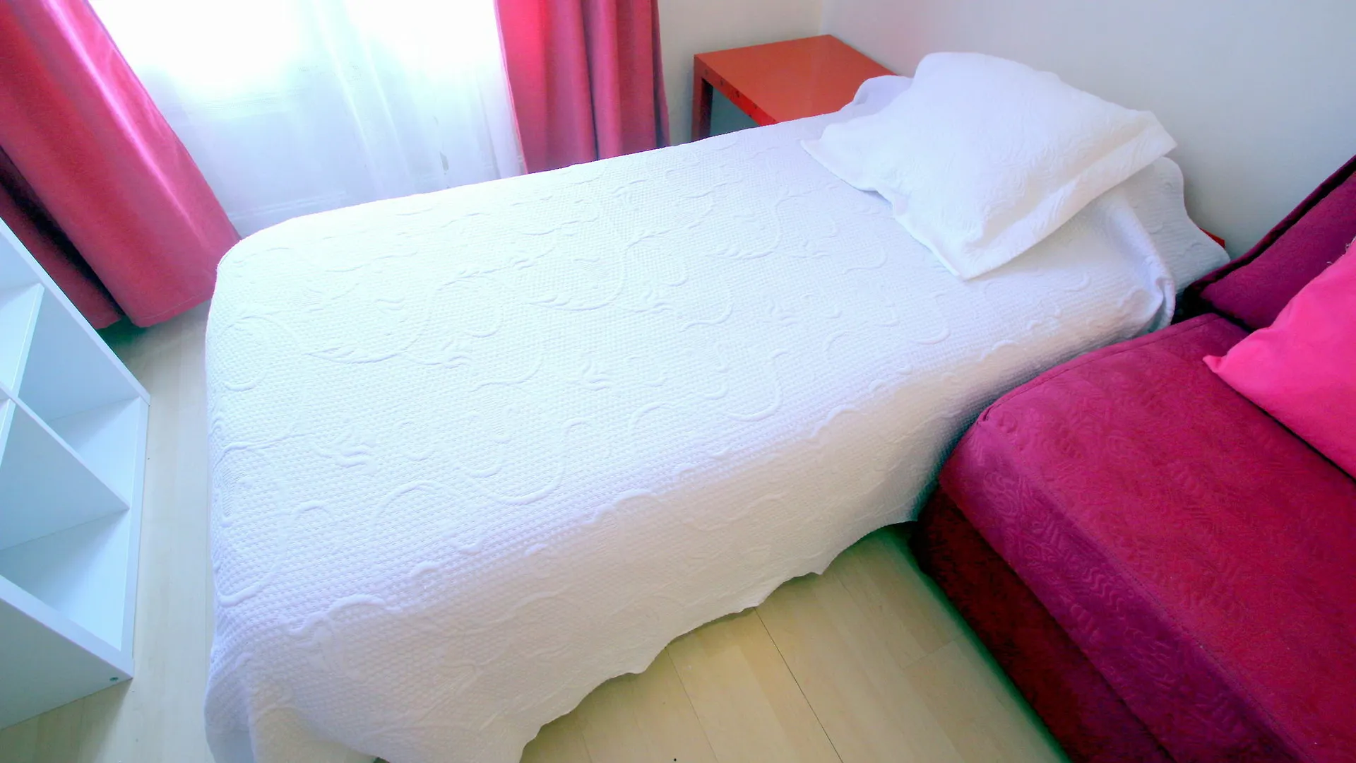 Stopbarcelona Universidad Apartments