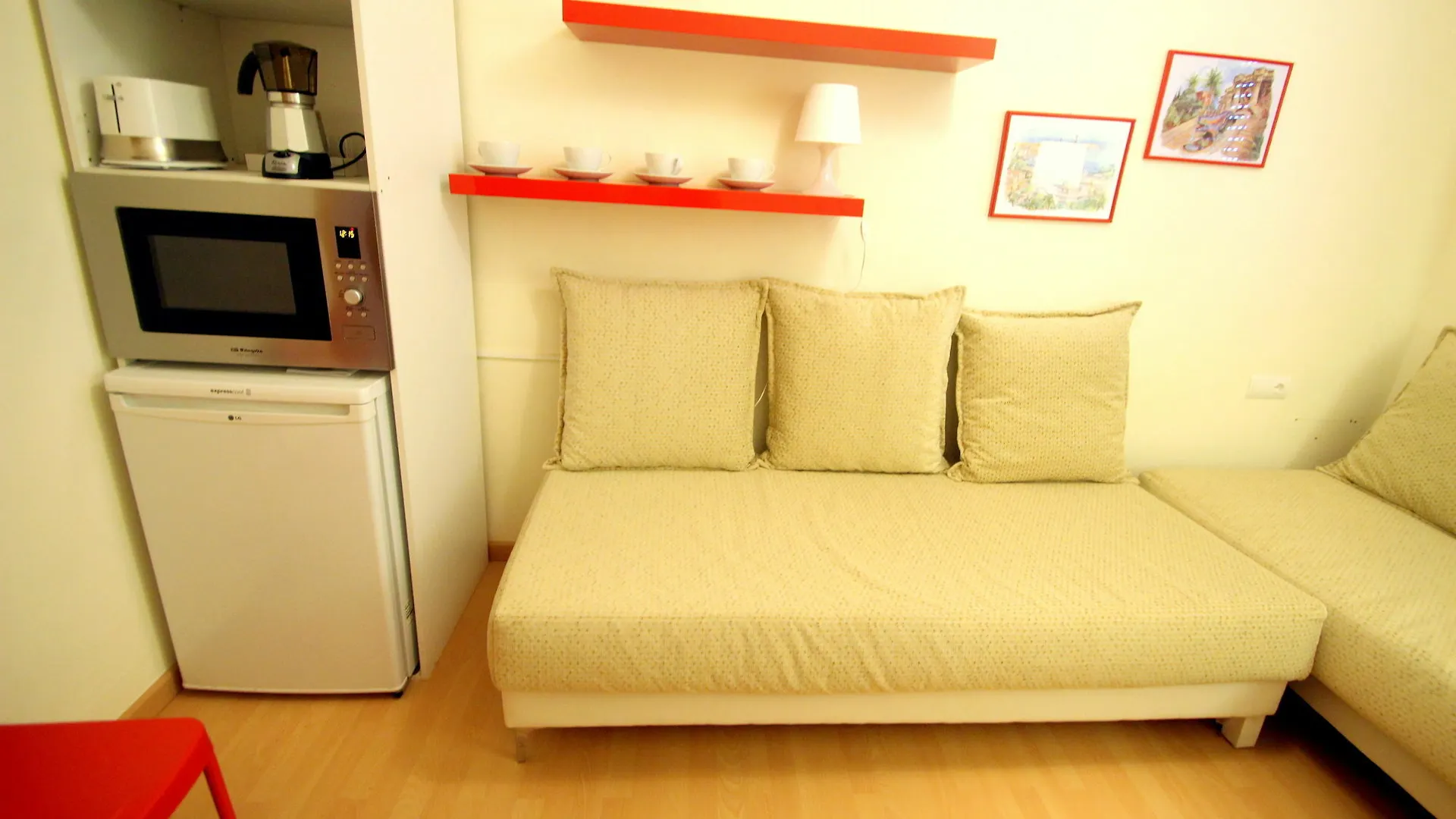 Stopbarcelona Universidad Apartments